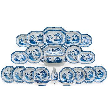 1137. A blue and white dinner service,  Qing dynasty, Qianlong (1736-95). (90 pieces).