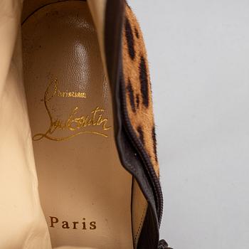 Christian Louboutin, pumps, size 38.