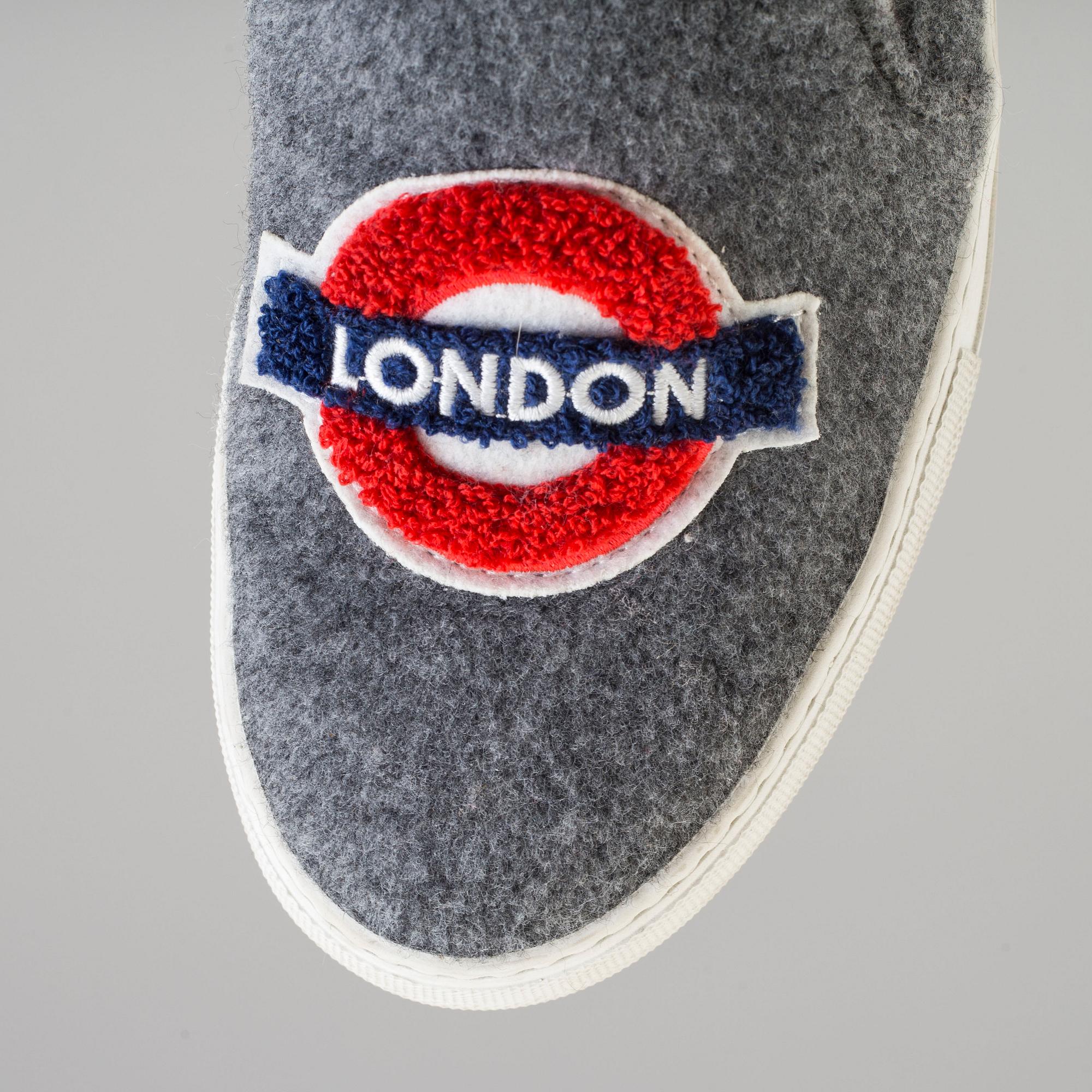 a pair of Joshua Sanders shoes, size 39.