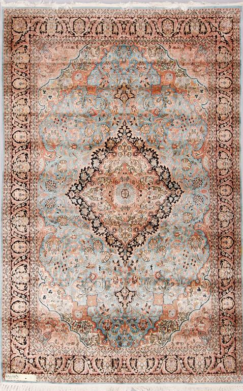 MATTA, Sarouk, silke. 293 x 187 cm.