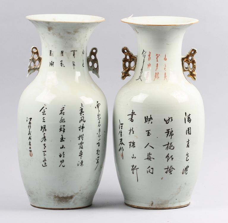 GOLVVASER, porslin, 2 st. Kina, 1900-talets första hälft.
