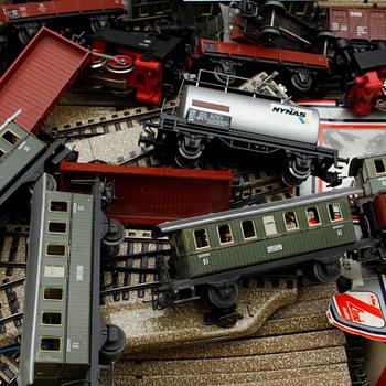 PARTI MÄRKLIN, lok, räls, transformator och vagnar.