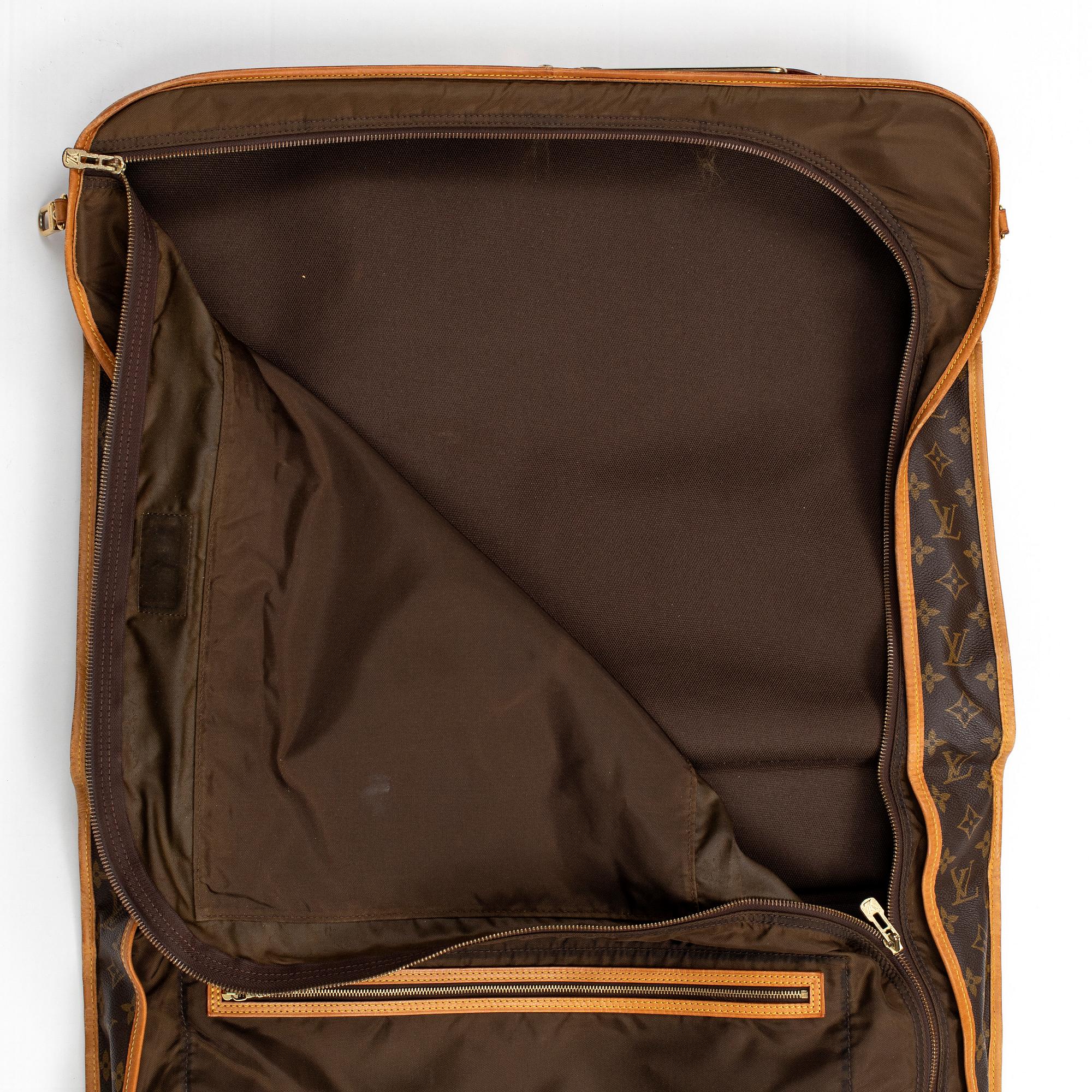 LOUIS VUITTON, resegarderob.