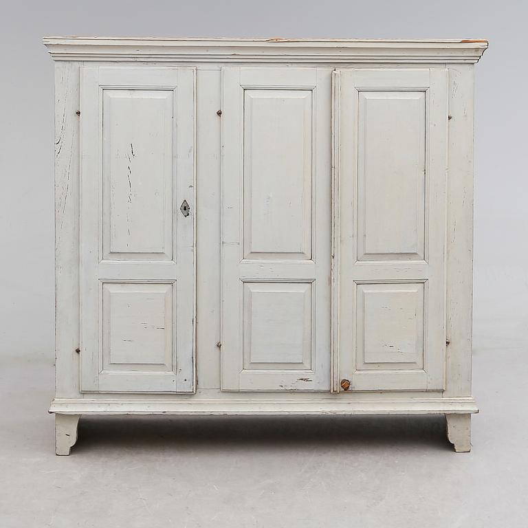SKÅPSÖVERDEL, 1800-talets första hälft.