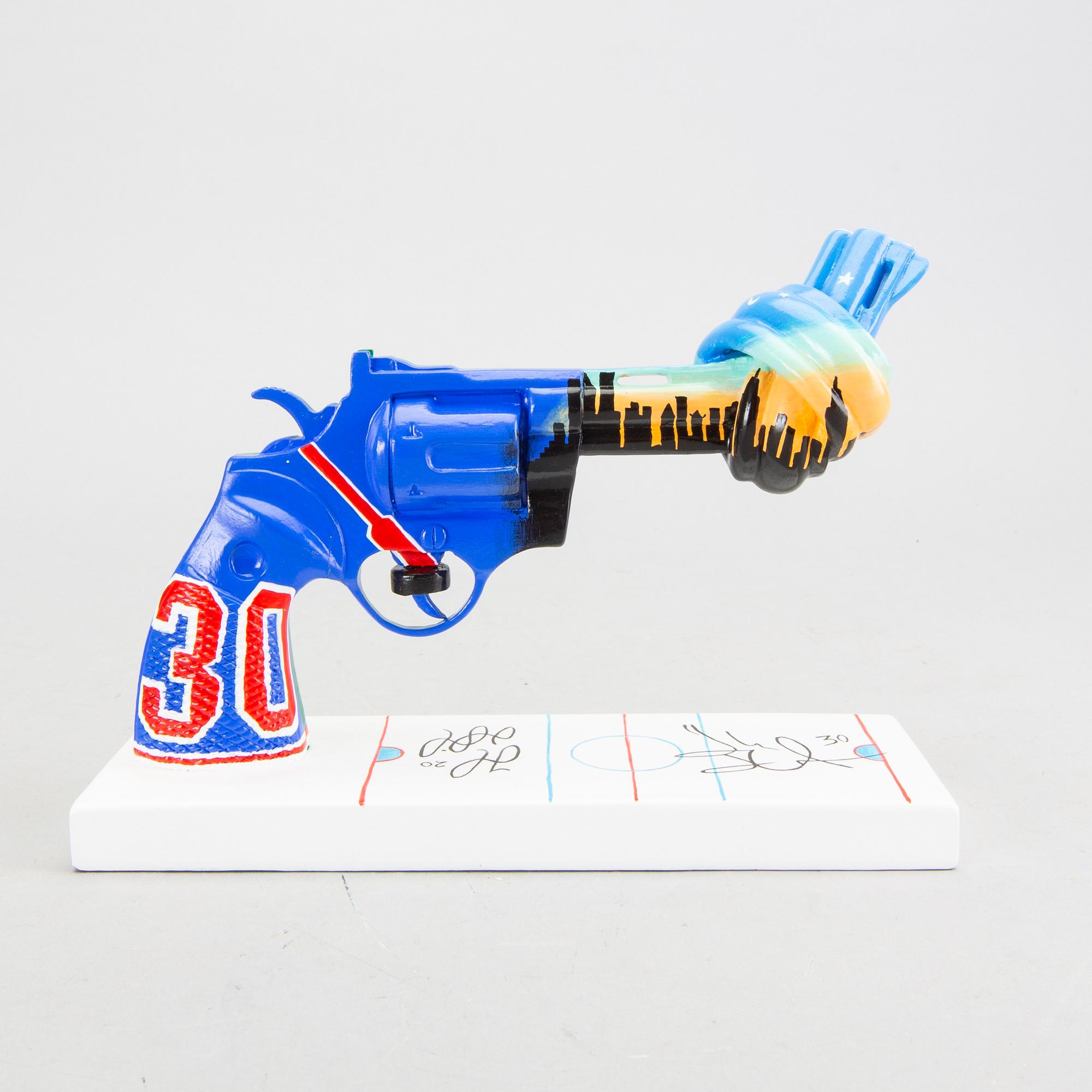 Carl Fredrik Reuterswärd, a Non-Violence Project Foundation scultpure 2018.