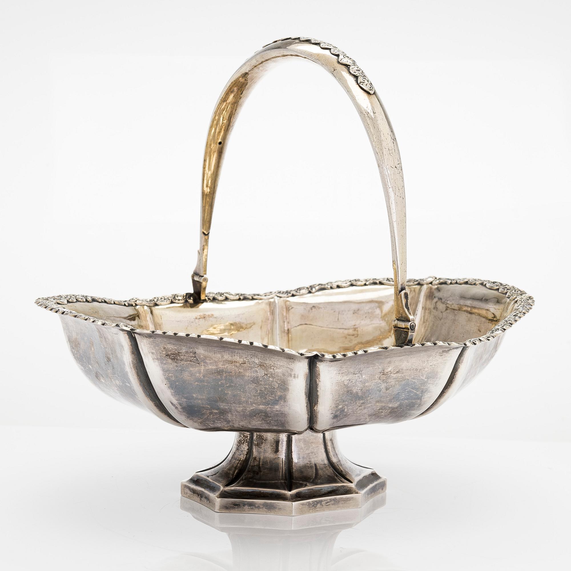 Brödkorg, silver, oidentifierad mästare, Moskva 1838.