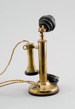 BORDSTELEFON, 1900-talets första hälft.