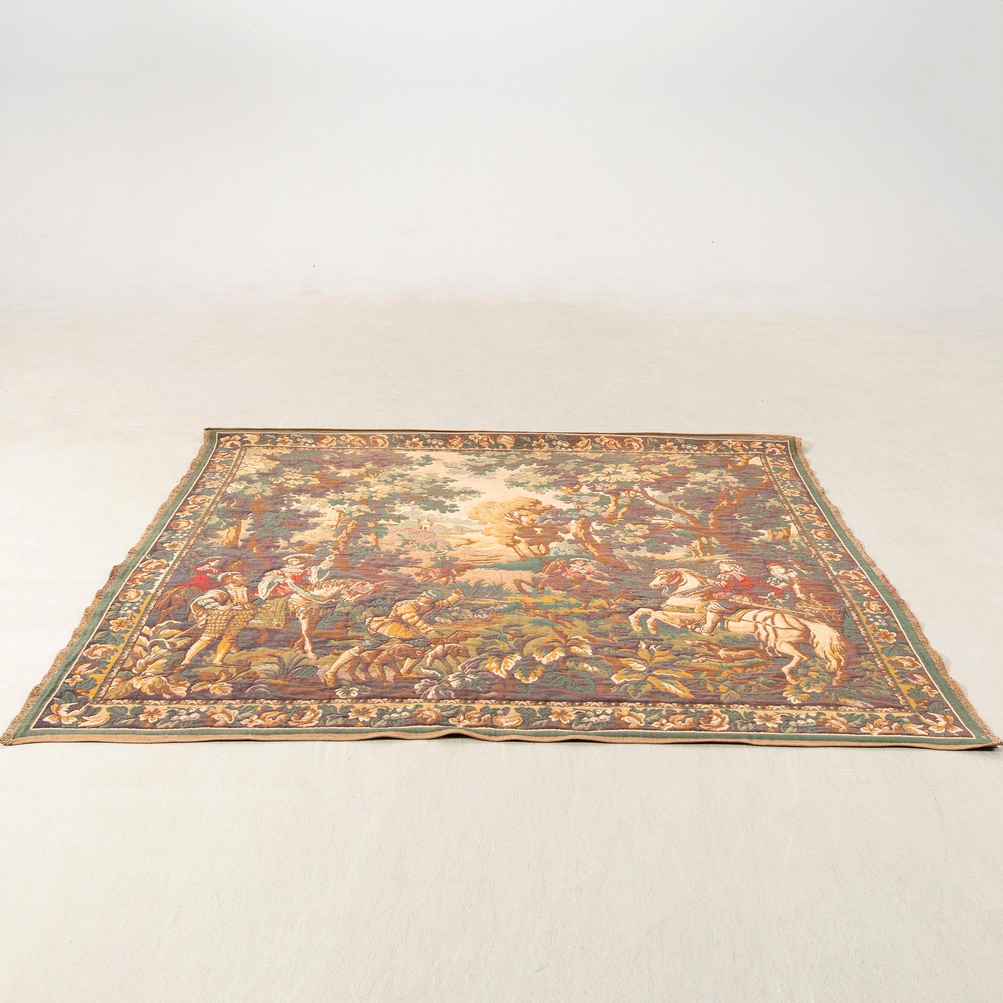 Fabric machine-woven in the Baroque style, approximately 197x215 cm.