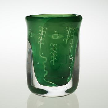 An Ingeborg Lundin Ariel glass vase, Orrefors 1970.