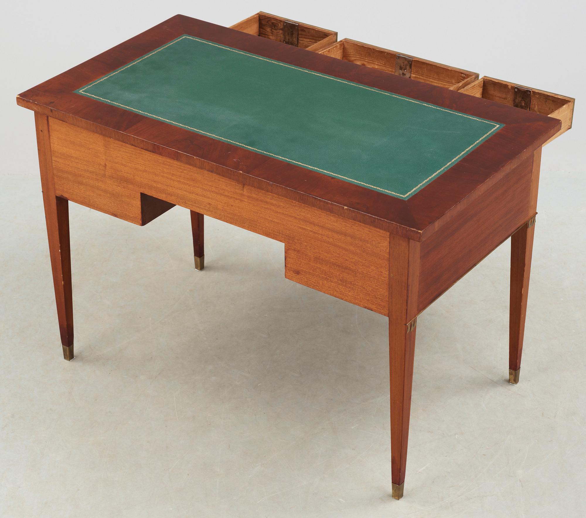 SKRIVBORD, sengustaviansk stil, 1900-talets början samt äldre delar.