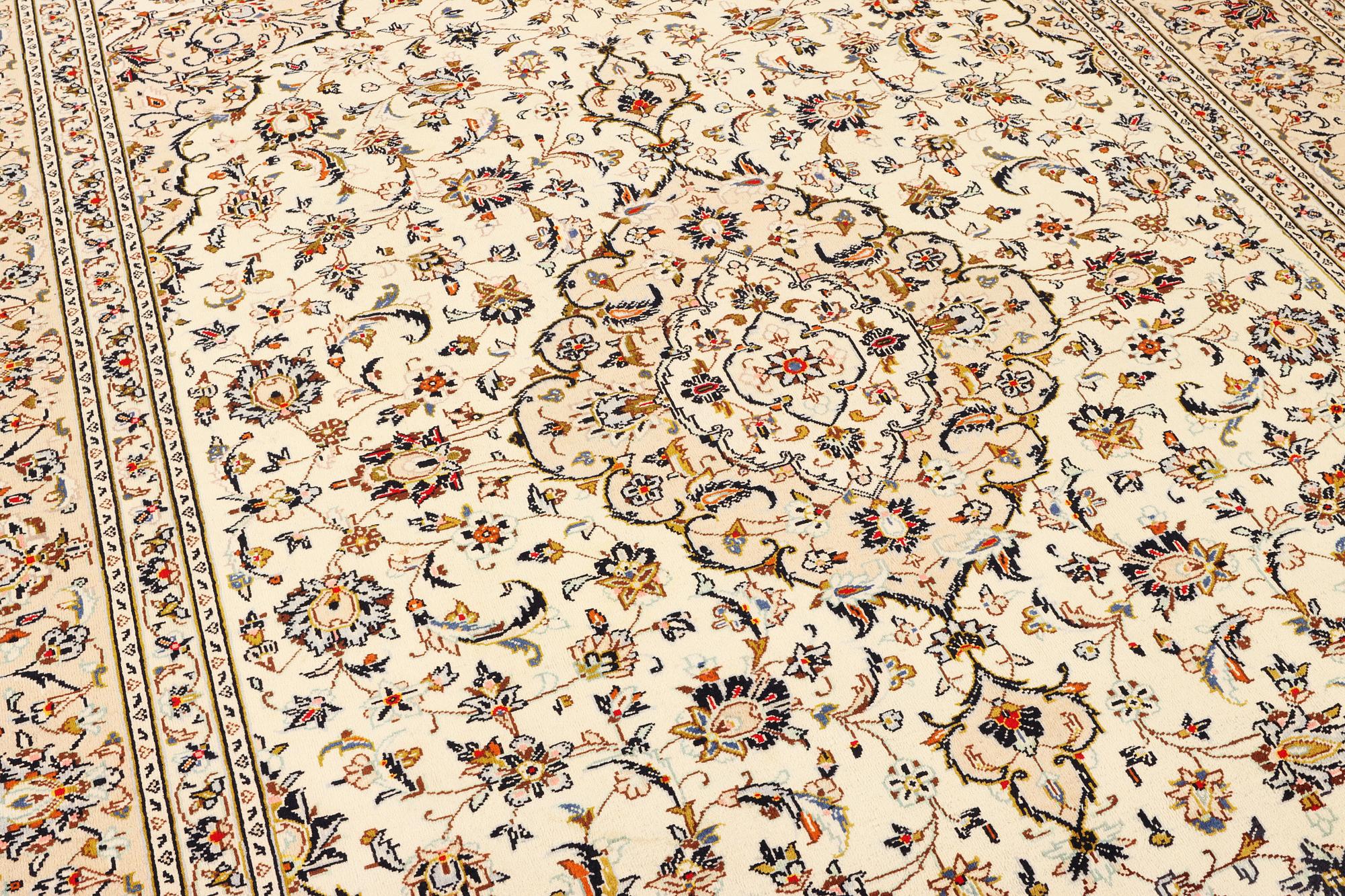 A Keshan carpet, c. 347 x 250 cm.