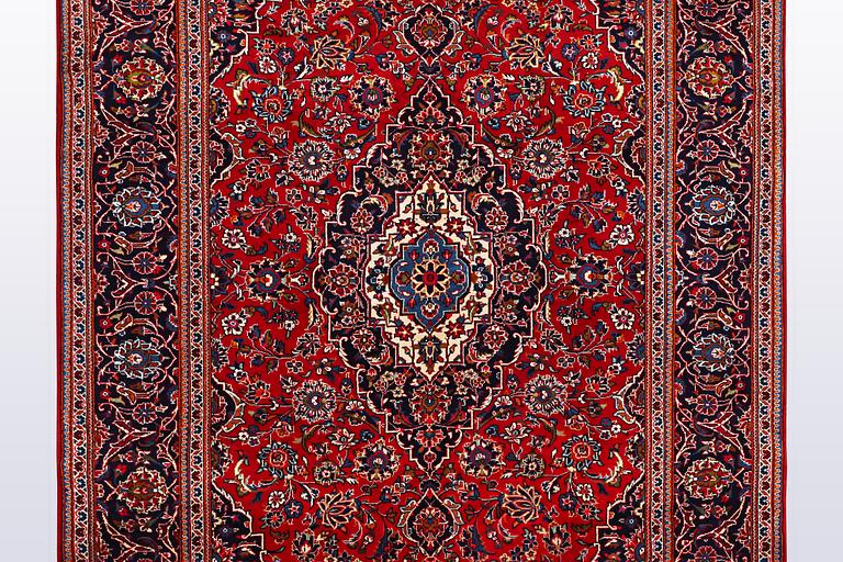 A carpet, Kashan, 308 x 202 cm.