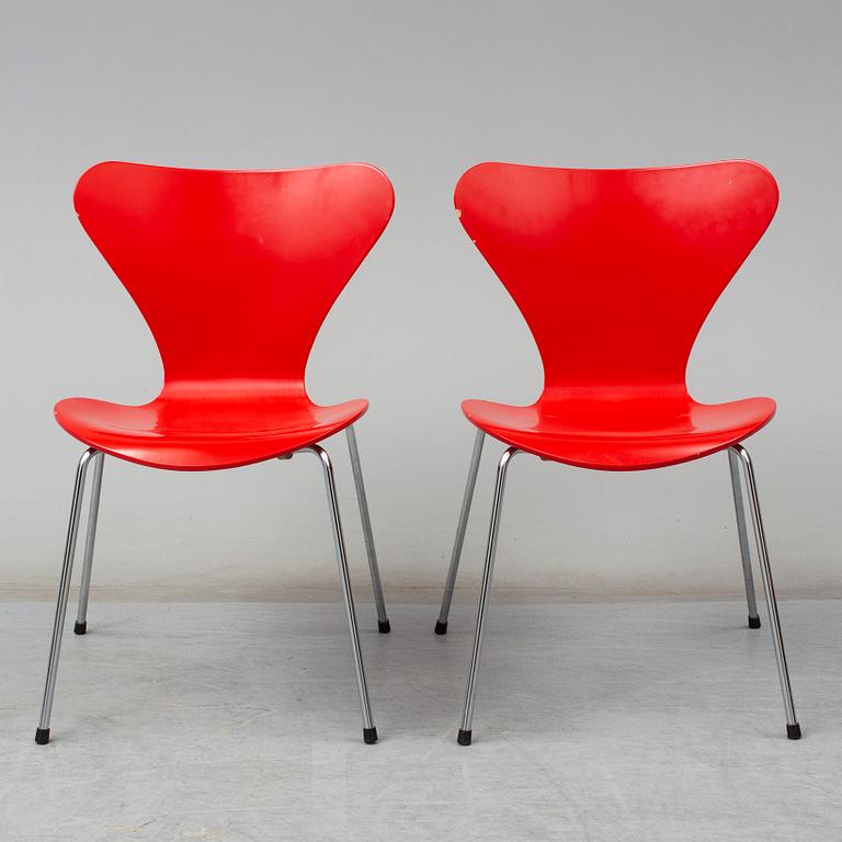 ARNE JACOBSEN, stolar, 7 st, "Sjuan", Fritz Hansen, 1988.