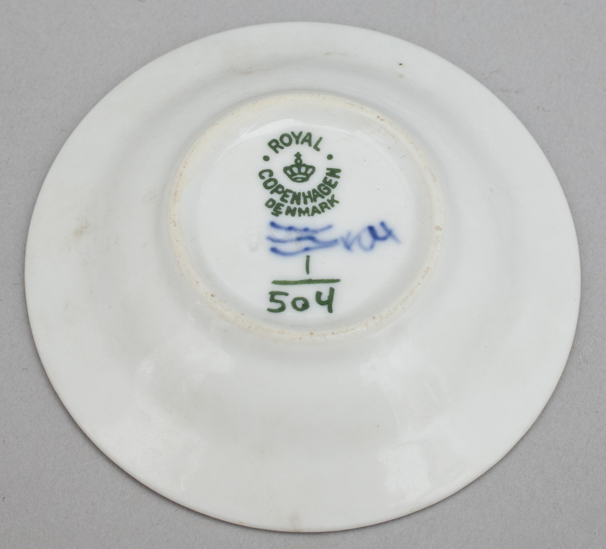 PARTI PORSLIN, "Musselmalet", 9 delar, Royal Copenhagen, Danmark.