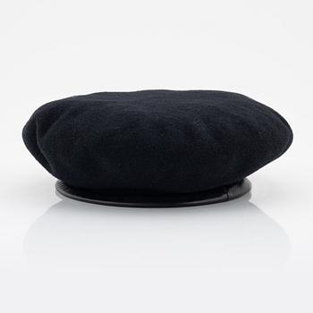 Gucci, a black wool beret, size S.