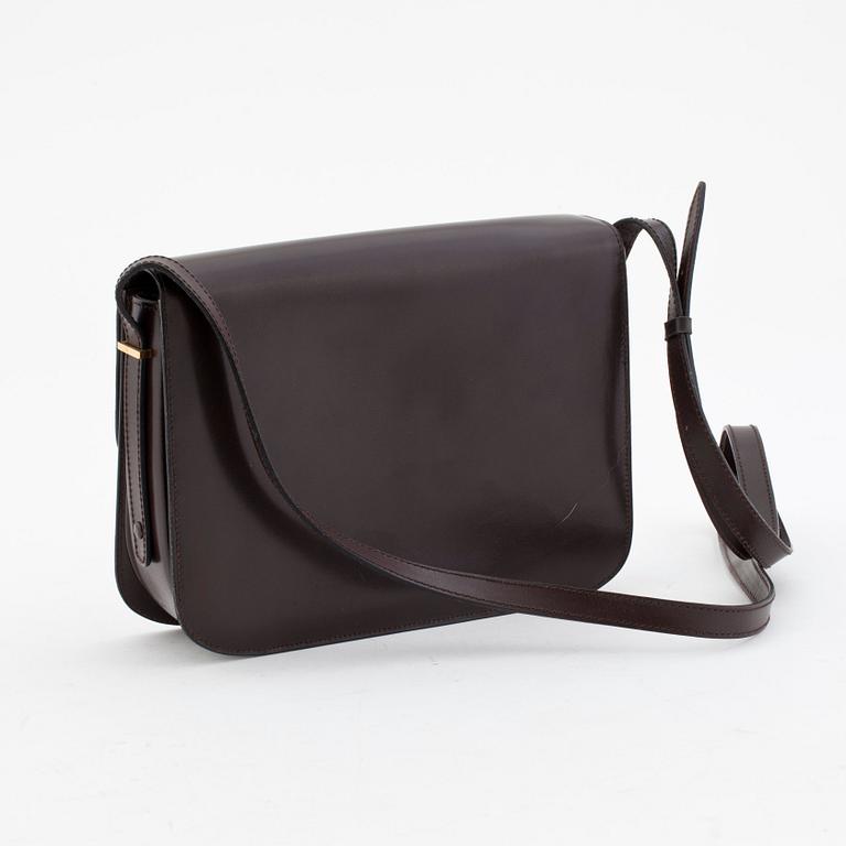 CÉLINE, a brown leather shoulderbag.