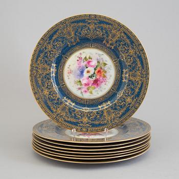 TALLRIKAR, åtta stycken, porslin. England, Royal Worcester.