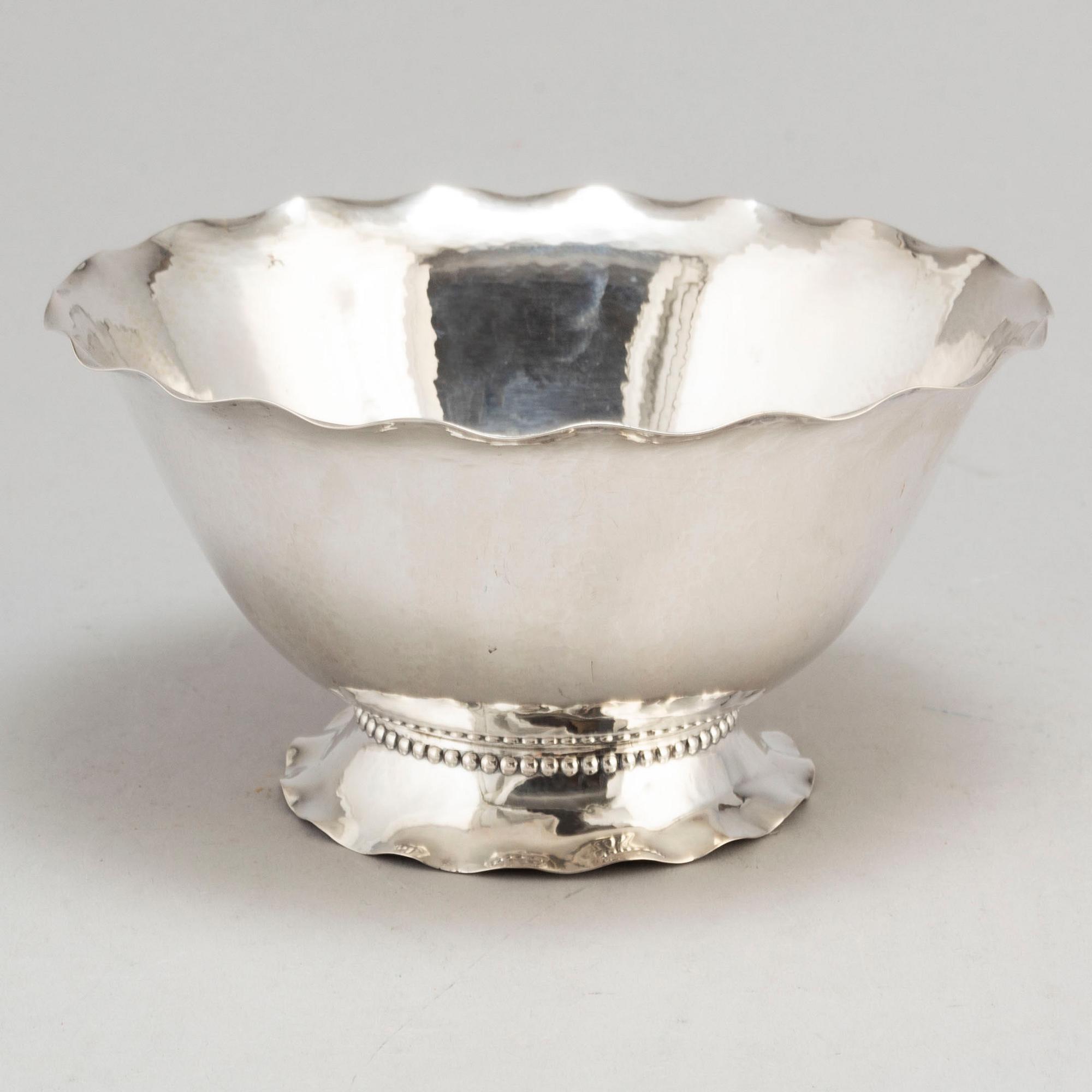 a silver bowl by CG Hallberg, memory of the Olympic games 1924 for soccer-player Konrad Hirsch.