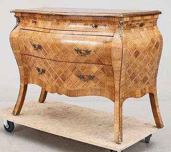 BYRÅ, rokokostil, 1900-tal.