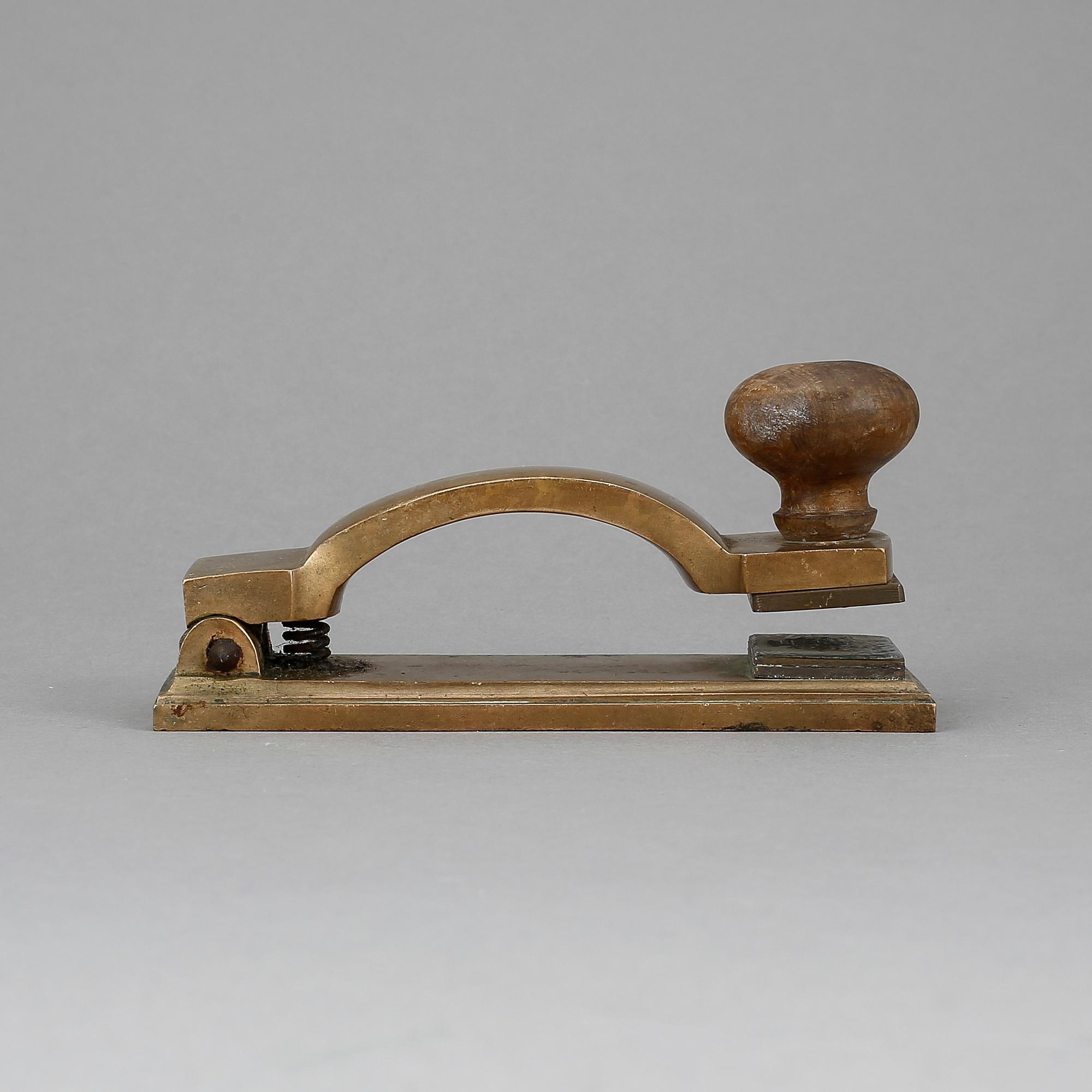 ADLIG SIGILLSTAMP, mässing, 1900-talets början.