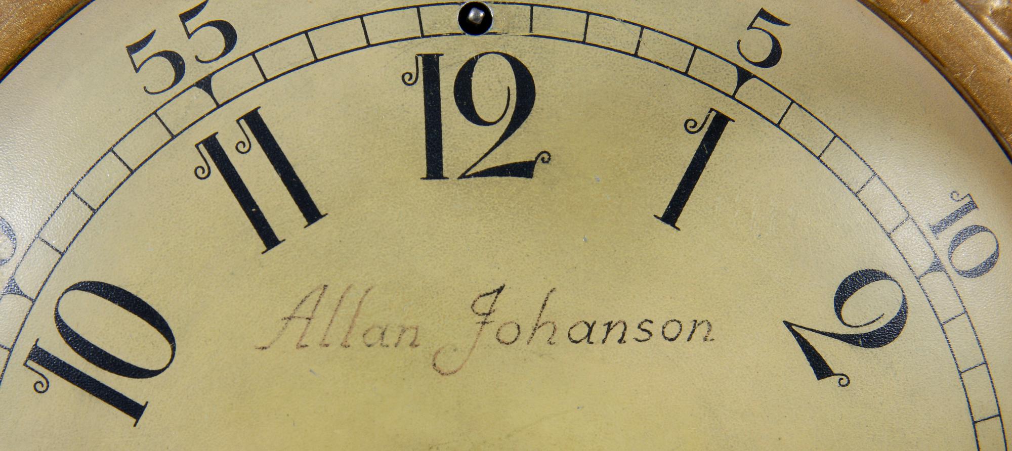 VÄGGUR, gustaviansk stil, urtavla märkt Allan Johansson.