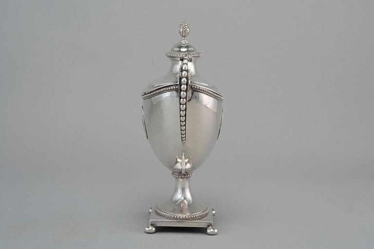 A SUGAR BOWL, silver. Petter Eneroth Stockholm 1791. Height 22 cm, weight 555 g.