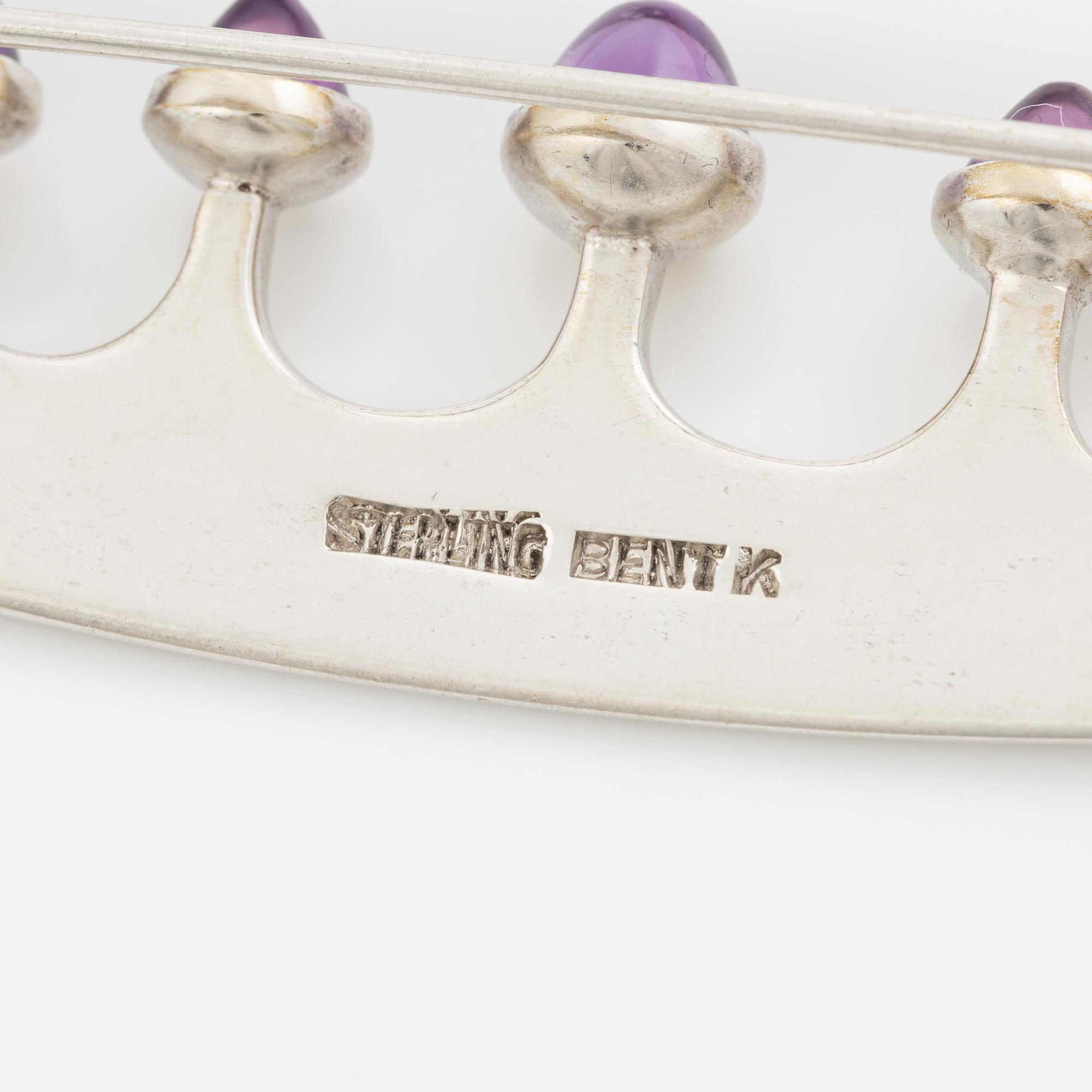 Bent Knudsen, brosch, silver med cabochonslipade ametister.
