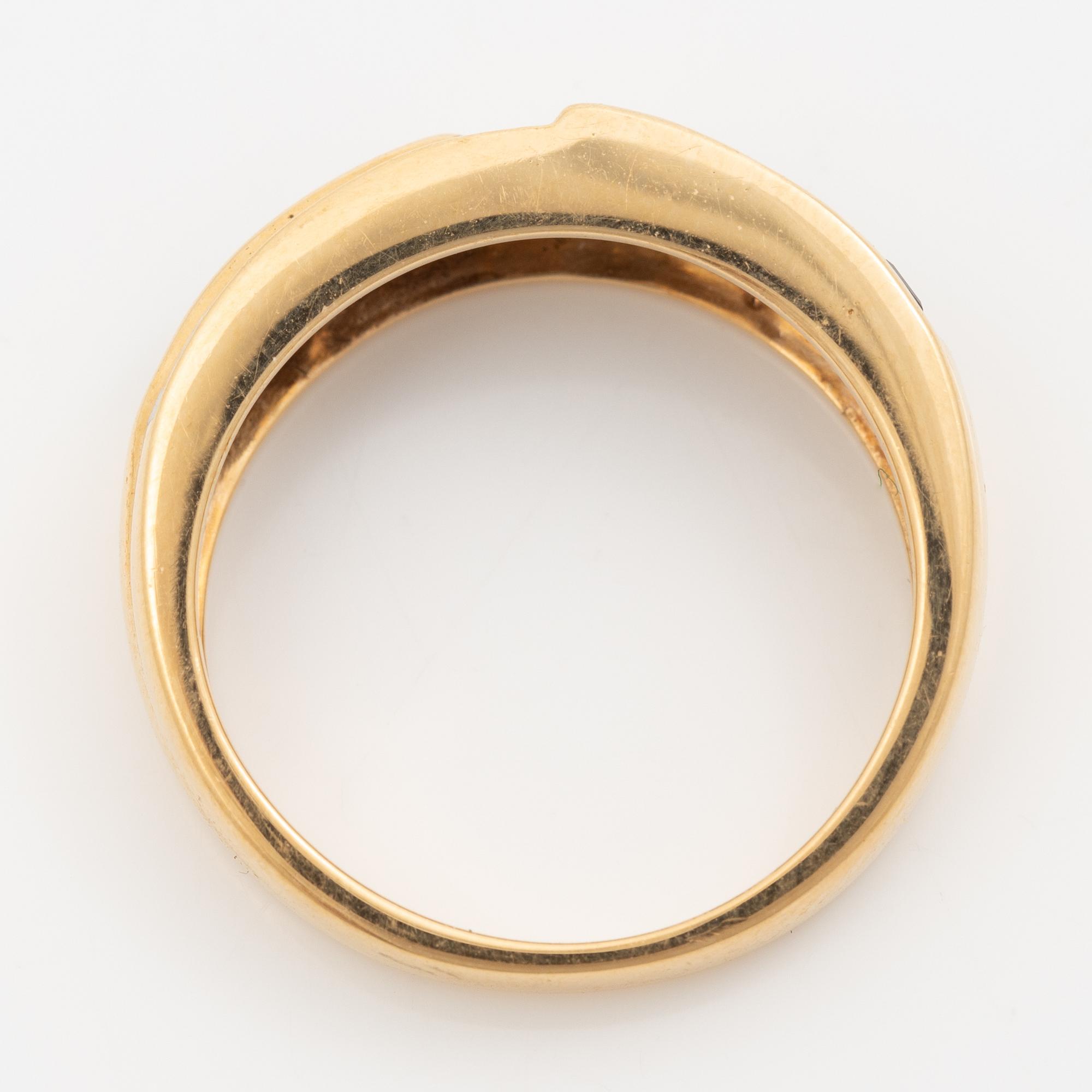 Ring, 18K gold with sapphires and diamonds.