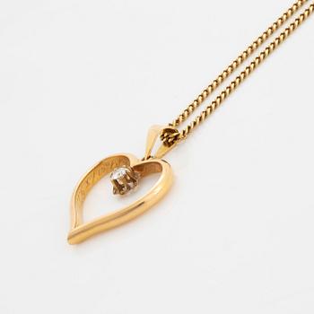 Brilliant-cut diamond heart pendant, with chain.