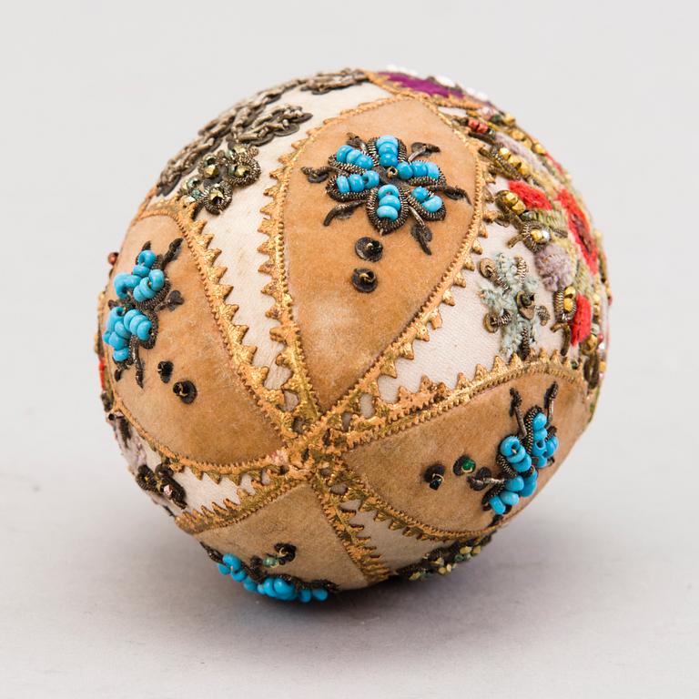 DECORATIVE EGG, fabric, Russia, circa 1900.