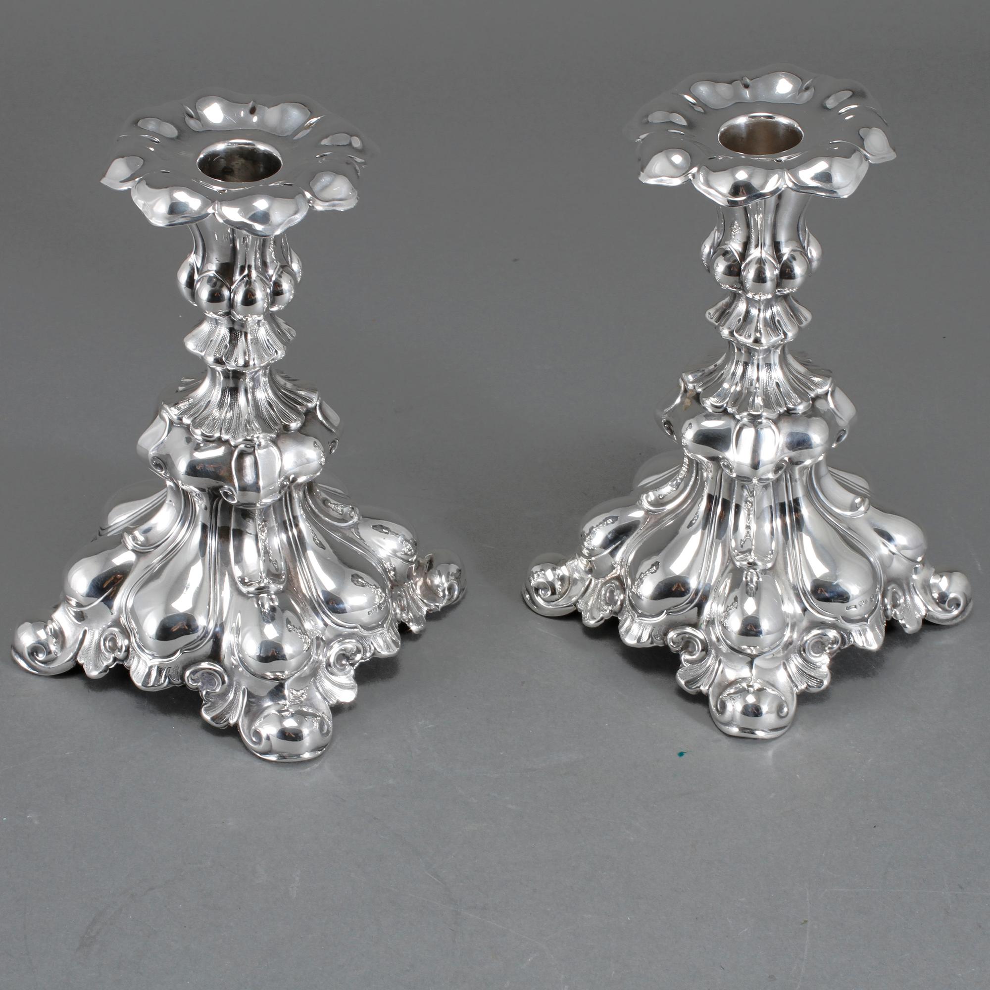 LJUSSTAKAR, ett par, silver, CG Hallberg, Stockholm, 1943 och 1944.