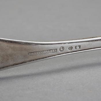 MATGAFFLAR, 6 stycken, silver, varav 5 st av Stephan Westerstråhle Stockholm, 1810. Vikt ca 400 gram.