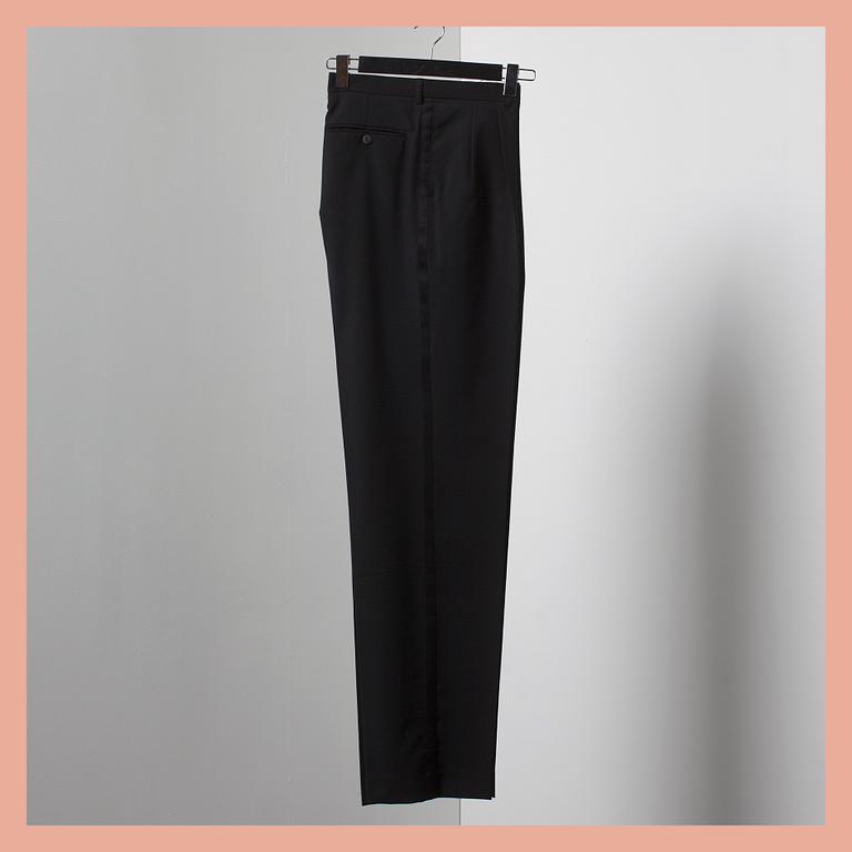 KAVAJ, Yves Saint Laurent, storlek 52.
