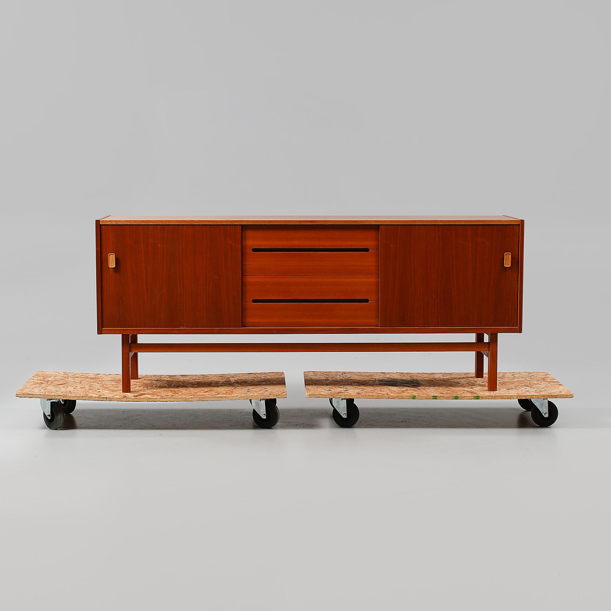 SIDEBOARD, "Arild", Nils Jonsson för Troeds, Bjärnum, 1960-70-tal.