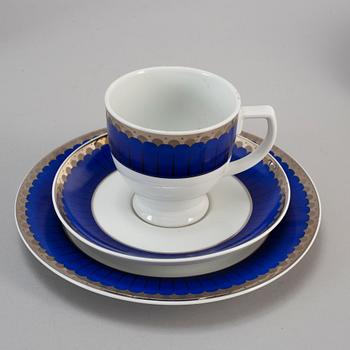 SIGVARD BERNADOTTE, a part 'Christineholm"/"Marianne' porcelain service, 2000. (33 pieces).