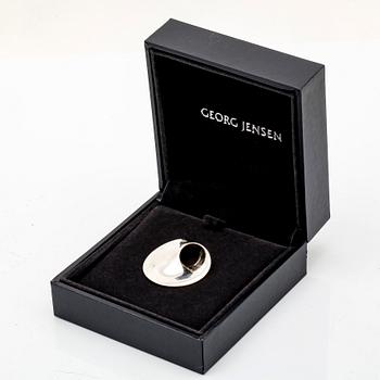 Torun Bülow-Hübe, Georg Jensen, hänge sterling silver, nr 374 "Möbius" small, approx 3 x 3 cm, original case and box.