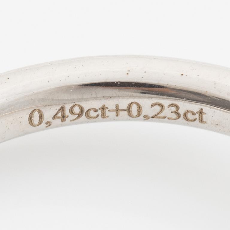 Ring 18K white gold set with a brilliant-cut diamond, accompanied by an IGI report.