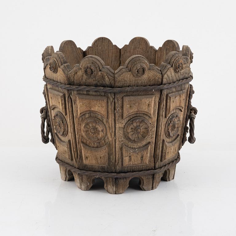 A wooden pot, around 1900.