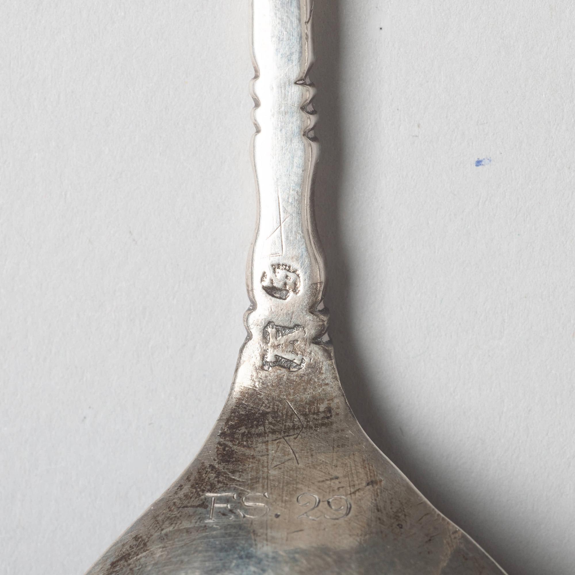Nicolaus Brun, sked med volutknopp, silver, Västerås (verksam 1633-1662 (-68)), barock.