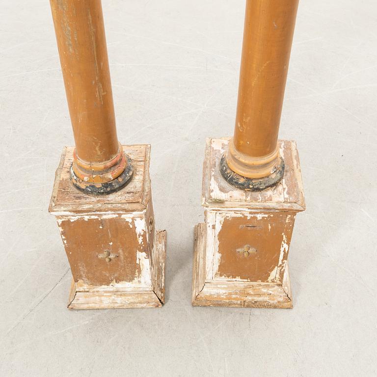 Piedestaler/Pelare 2 st snarlika omkring 1900.