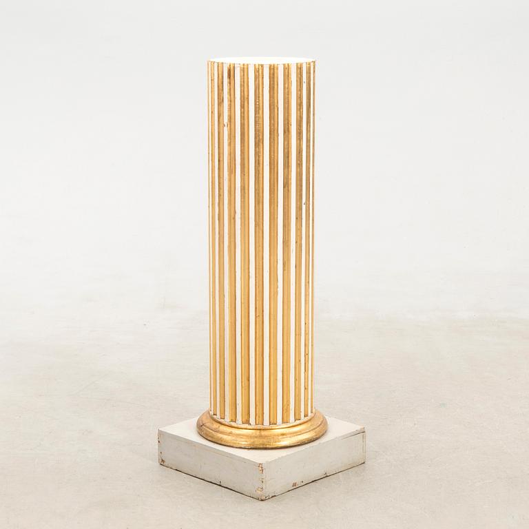 Pedestal, Gustavian style, first half of the 20th century.