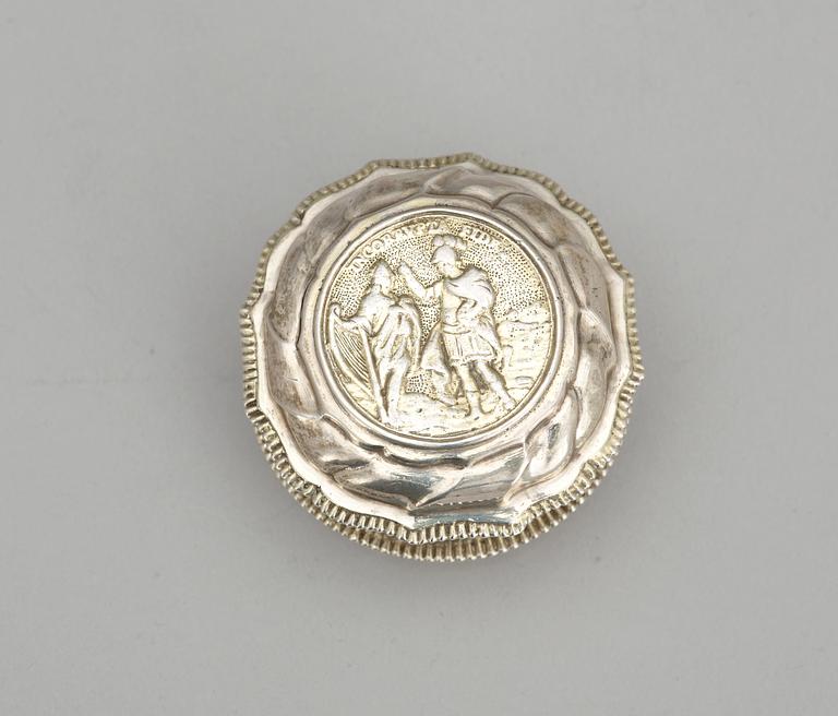 A Swedish 18th century parcel-gilt snuff-box, makers mark of Anders Schotte, Uddevalla 1774.