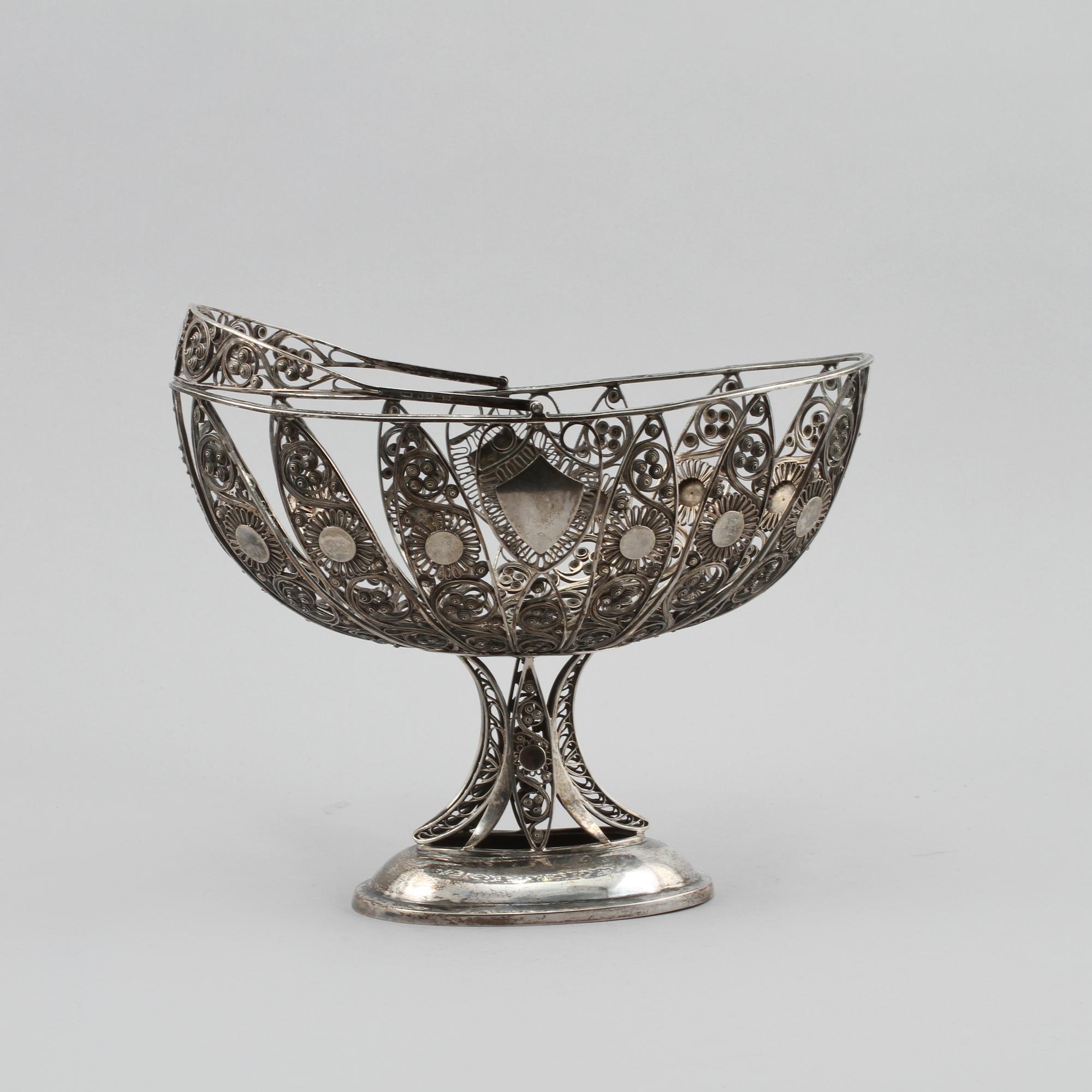 BRÖDKORG, silver, Johan Fredrik Masman, Stockholm 1815, vikt 900 gram.