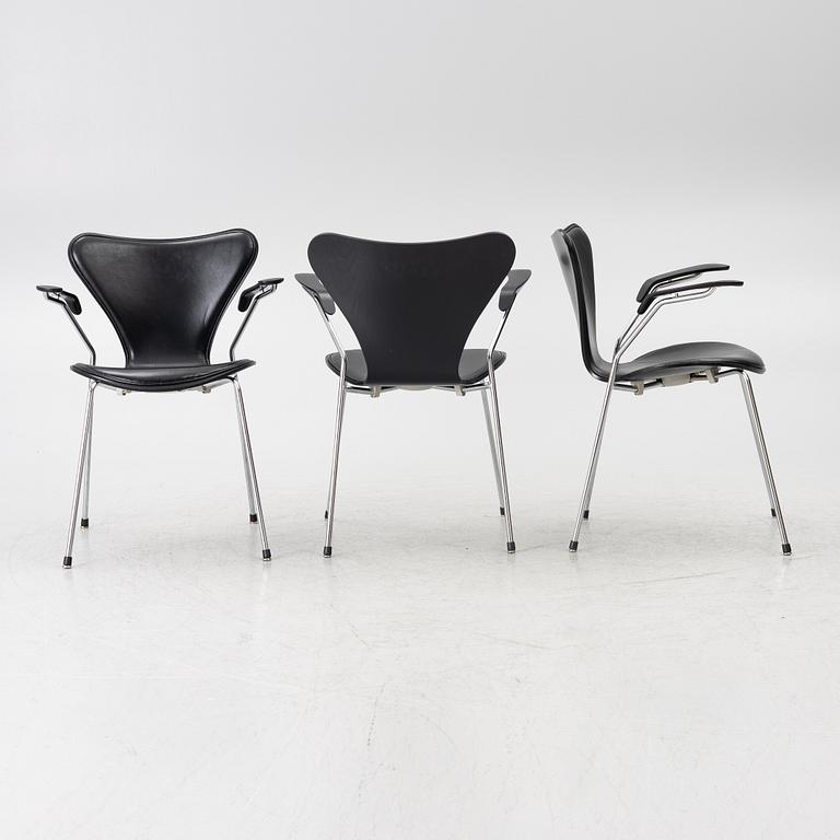 Arne Jacobsen, Armchairs, 3 pcs, “Series 7”, Fritz Hansen.