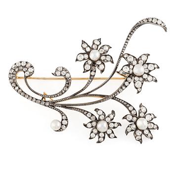 An important brooch with pearls and diamonds, C.E. Bolin, St Petersburg 1899-1908, owner of the workshop Sofia Schwan.