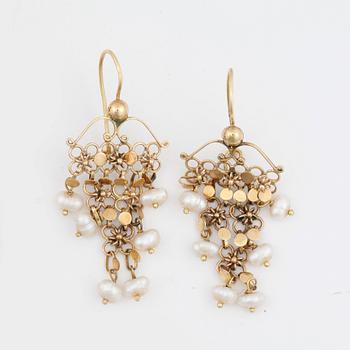 PARTI ÖRHÄNGEN, 6 par, 14 samt 18k guld. Total vikt ca 19 gram.