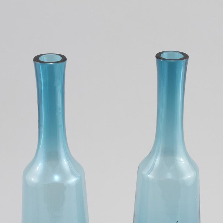 VASER, 2 st, glas, 1900-tal.