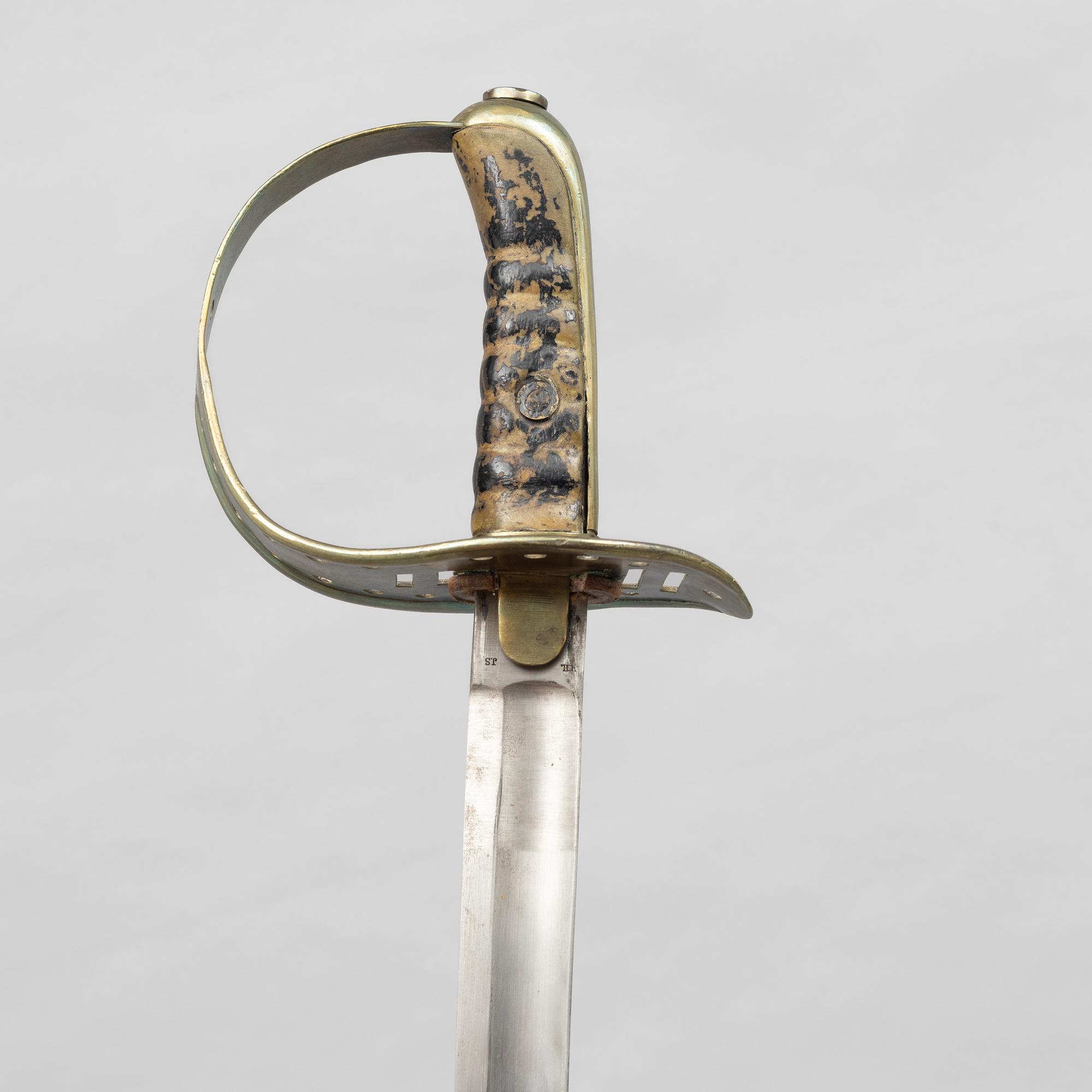 Sabel, svensk, för kavalleriet m/1867-93 med balja.