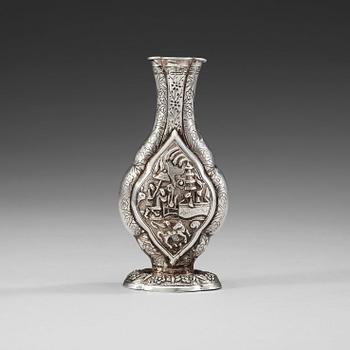 1351. A silver vase, Qing dynasty (1644-1912). Indistinct makers mark.