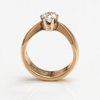 Ring, 14K guld och diamant ca 0.52 ct enligt gravyr.